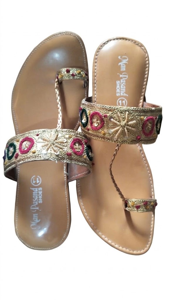 Man Pasand Shoes Traditional Embroidered Kolhapuri Flats Shoe – Size 39